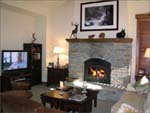 Executive family vacation home on the Snowcreek Golf Course. Mammoth 3 bedroom 3.5 bath rental sleeps 6