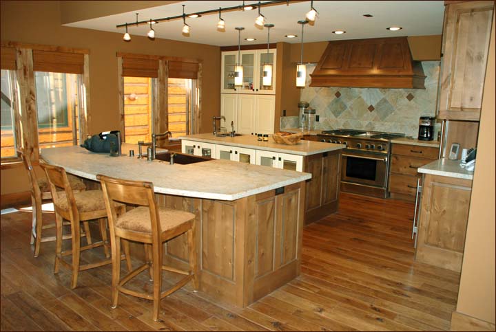 Fully equipped gourmet kitchen this Mammoth luxury holiday home includes professional appliances and amenities.