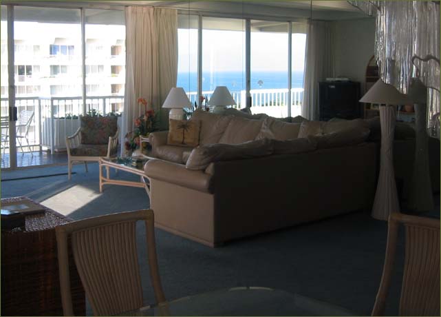 Whaler luxury beachfront condos for rent by owner directly Maui, Hawaiian Islands beach condos