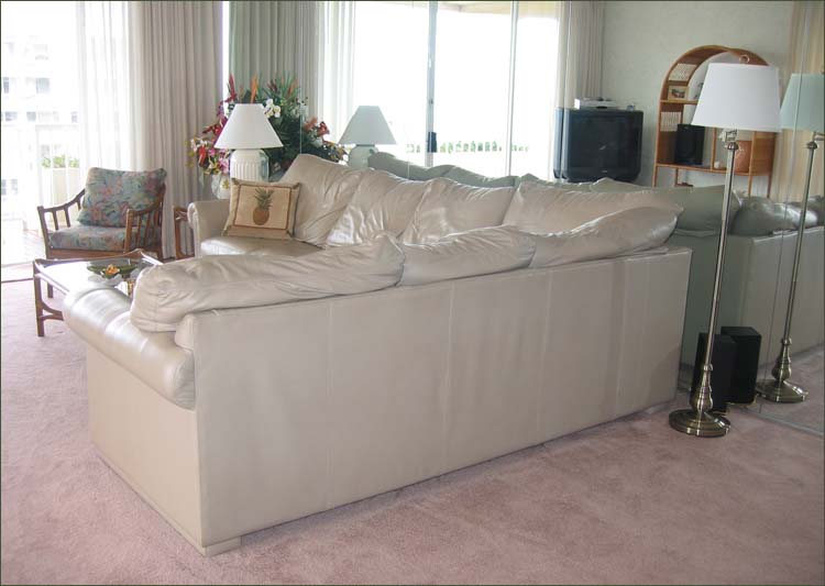 Kaanapali Beachfront vacation rentals on Maui, HI.