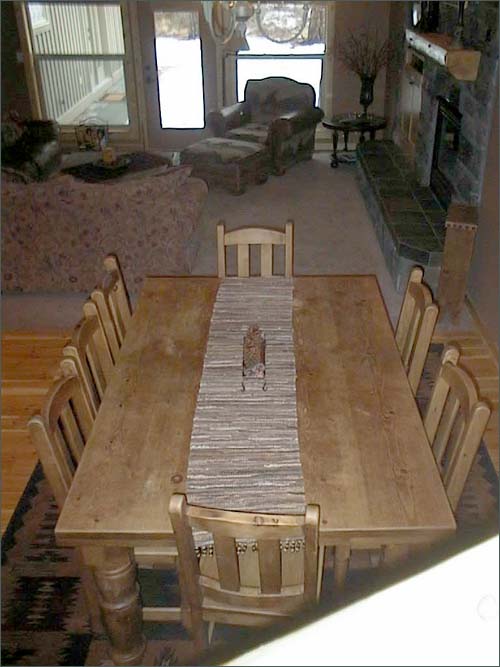 Plenty of seating for entertaining a large group of visitors!