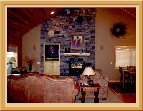 Espansive living and gathering areas surrounded by the Central Oregon woods!