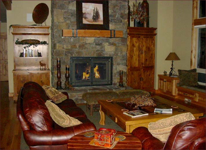 Spectacular new family home by owner in Sunriver Oregon on Meadows Golf Course Fairway..