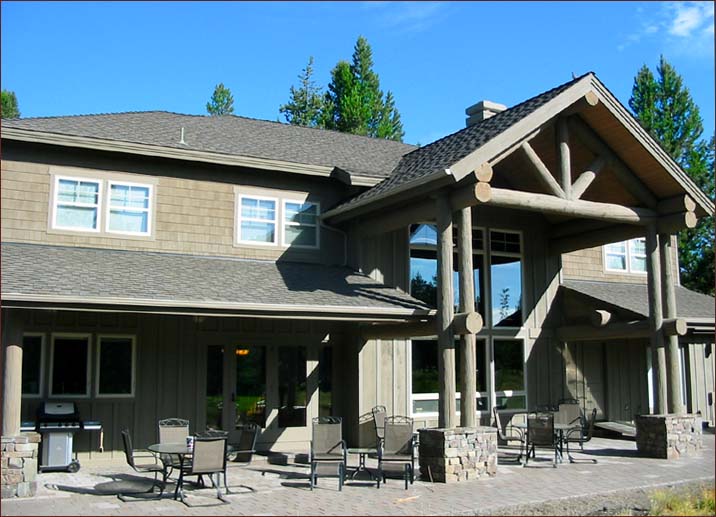 Early winter shot of Sunriver vacation home on the Meadows Golf Course, near Mt. Bachelor Ski Area.