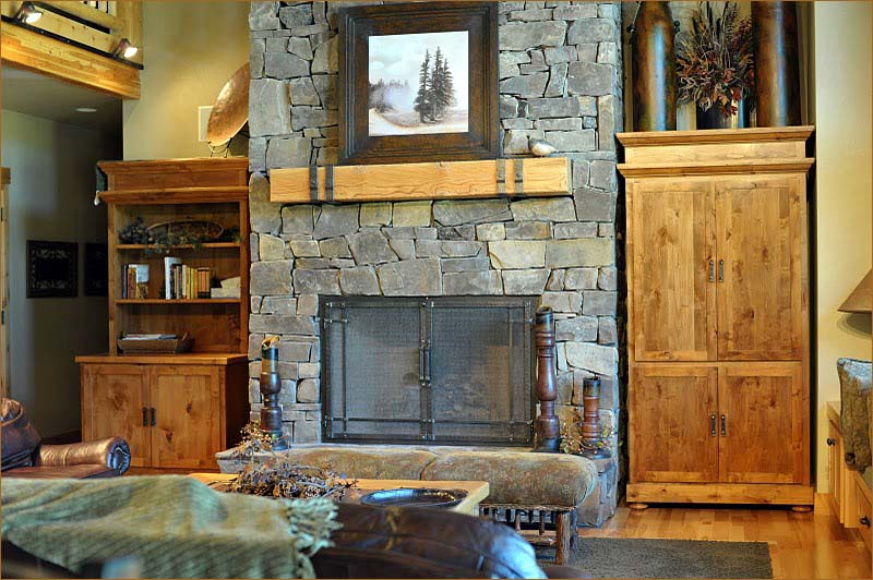 Spectacular new family home by owner in Sunriver Oregon on Meadows Golf Course Fairway..