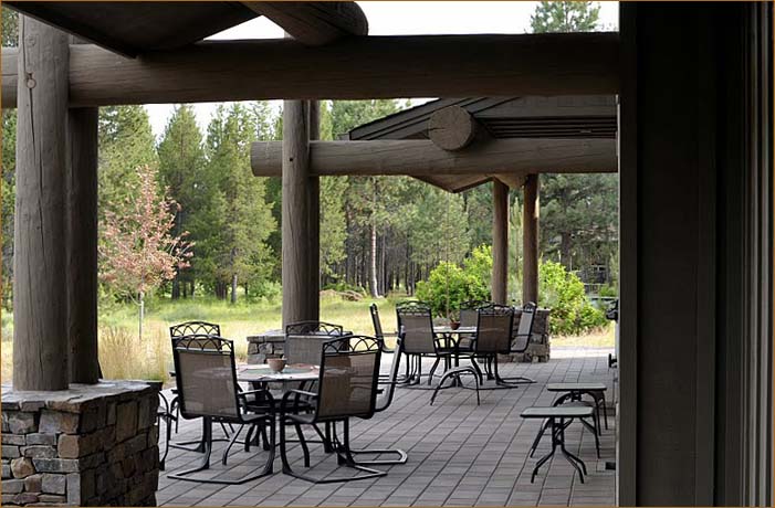 Luxury 5 bedroom 5.5 bath holiday rental home in Sunriver, Oregon. 