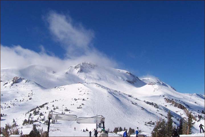Mammoth Mountain Ski Area another phenominal blue bird day on the slopes.