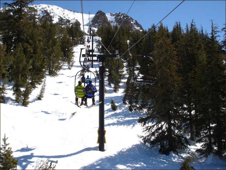 Mammoth Mountain Ski Area, lots of fun for families and couples