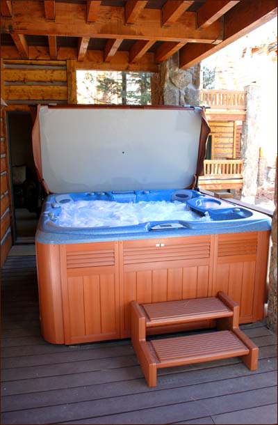Extra large 7 person private hot tub on the lower level deck of this private luxury home in Mammoth for rent by owner.