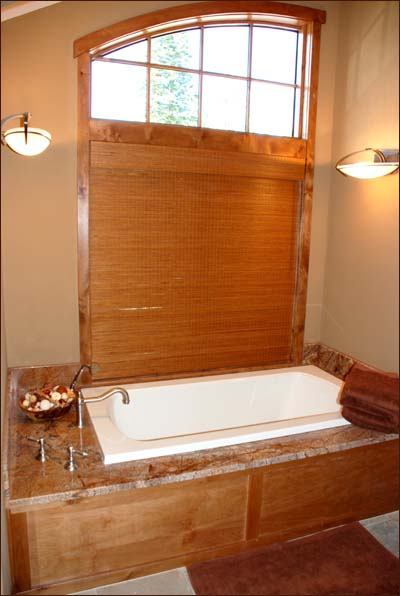 Large oversized soaking tub in the master bathroom of this Mammoth holiday rental by owner.