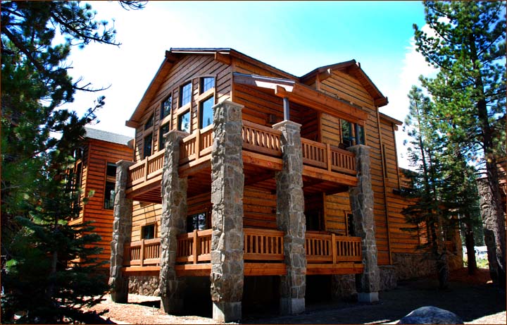True Sierra archetecture this spectacular private home offers guests a grand experience in self catering holiday accommodations in Mammoth Lakes, California.