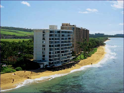 Maui Kai unbelievable water's edge beach condo with breathtaking views from the 9th floor of the private Maui condo for rent by owner!