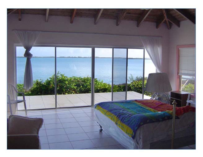 Masterbedroom Bahamas villa vacation home in Georgetown Great Exuma.