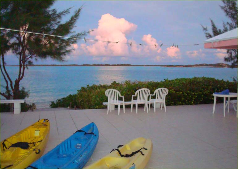 Masterbedroom Bahamas villa vacation home in Georgetown Great Exuma.