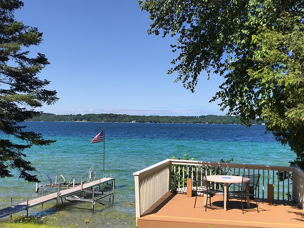 Lakefront Cottage quiet solitude private vacation rental wonderful for families.
